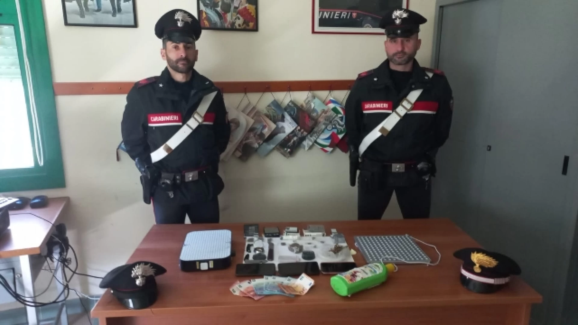 I Carabinieri arrestano giovane venafrano per detenzione ai fini di spaccio di sostanze stupefacenti.